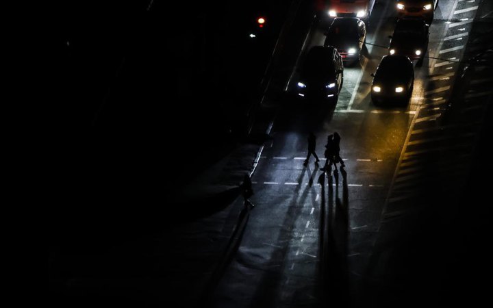 Світло по дві години на добу. Одна із найпотужніших атак по енергетиці України: чи досяг ворог мети