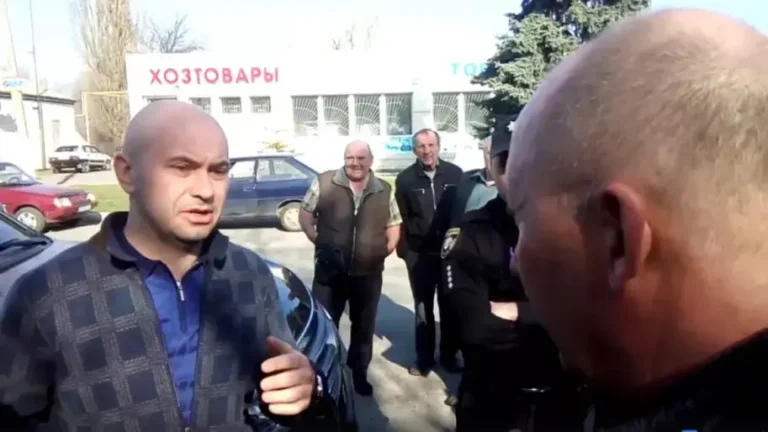 Підозрюваний в рейдерстві Василь Астіон міг втекти з України, – Голобуцький