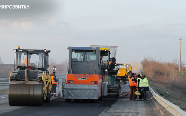 Половину трас в Україні вже відремонтували