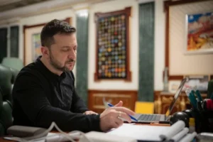 Президент запровадив санкції проти понад сотні російських командирів та попів РПЦ