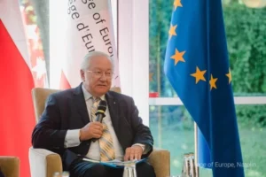 Ексочільник МЗС УКраїни Борис Тарасюк вирішив повернути державну нагороду Польщі