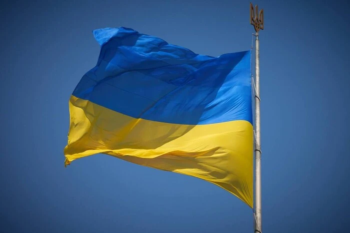 Зеленський звернувся до народу в День Конституції України