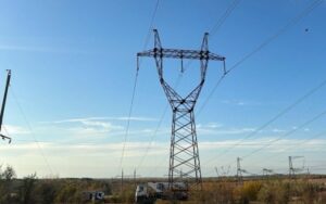 У пяти областях України знеструмлення через обстріли та негоду