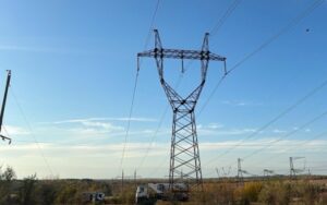 Знеструмлення у восьми областях: наслідки атак і негоди Укренерго