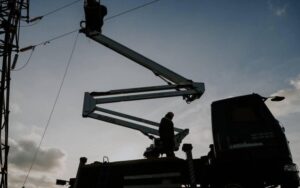 Укренерго повідомило про обмеження споживання та знеструмлення
